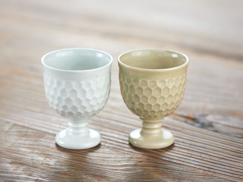第二弾の「コレで飲みたい酒器」はリズム感が心地いい亀甲しのぎ