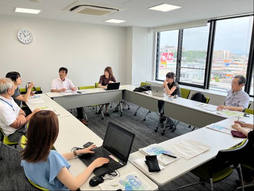 移住定住促進協議会メンバーで毎週ミーティングを行っています。