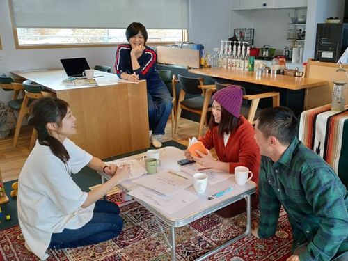 町民と移住者とでイベントの打合せ