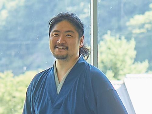 安達 鷹矢さん