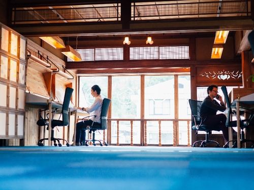 チャレンジ創出と交流の場　シェアオフィス「三日市ラボ」
