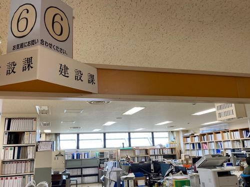 静内庁舎にて