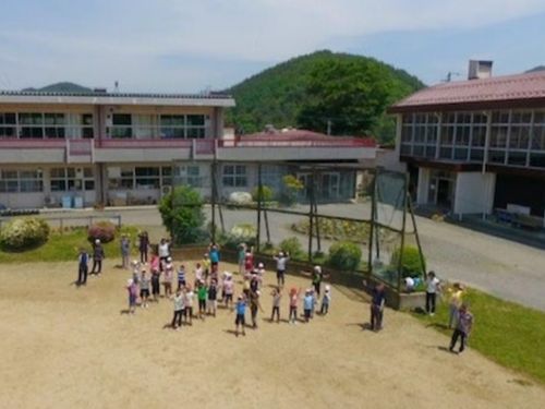 「地域全戸がPTA」新山小学校は地区全体で子どもを見守る