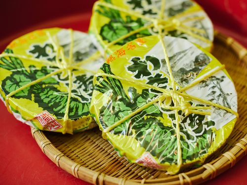 二代目が味を改良したこだわりのわさび漬け。リピーターに愛されています