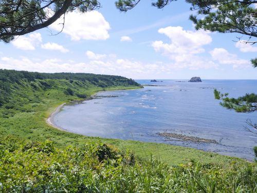 西海岸から見える御積島