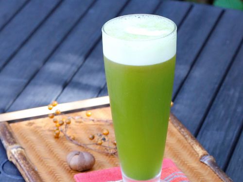 かぶせ茶パウダーを使った、ヘルシーな津野山ビールで乾杯！
