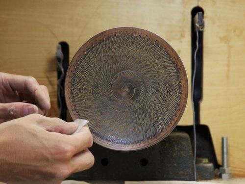 木の美しさを挽きだす工芸「山中漆器」