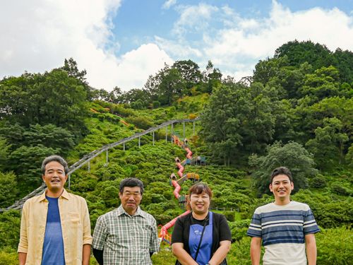 なが～～～い滑り台と神埼市の担当さん、直売所のスタッフさん