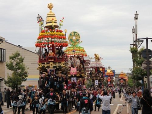 新湊曳山祭り