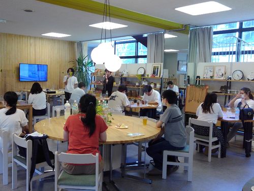 2020.8，日向里cafeでのダイアログ。地区の人もたくさん参加！
