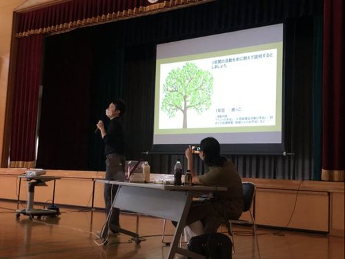 活動報告会の様子