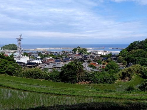 見島から本土を望む。高速船ゆりやで1時間10分で「ありのまま」の島へ。