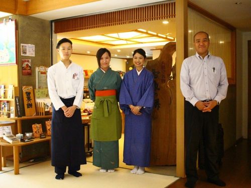 天橋立に訪れるお客様たちにまごころこめておもてなしをしています。