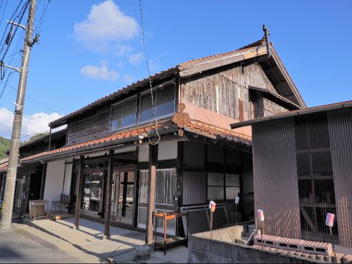 改修をほぼ終わらせた広瀬さんのお宅。一階には地域の方々との交流スペース『古三堂』を設けた