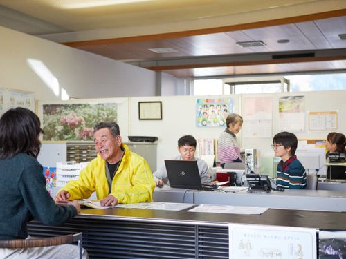 協力隊受入団体である観光協会の事務所は、市役所但東庁舎の中に