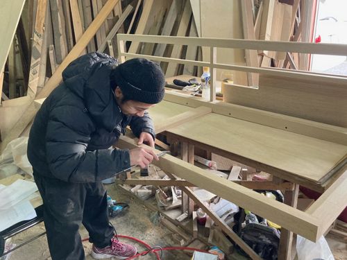 木製の家具造りで町おこし