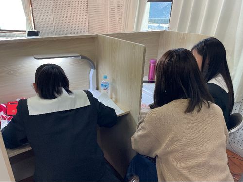 指導の様子。個別での指導がメインです。