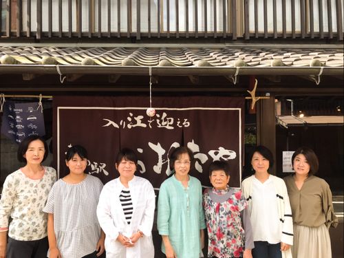 おおたやでは、ママさんグループを中心に飲食メニューの開発などに取り組んでいます。