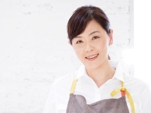 講師：やすまゆかり。11回の引越しを経て小田原在住14年目。ヘルシーフレンチ塾ル・シャボテ主宰。自宅サロン、ガス会社、BIOTOPIA他出張にて講座を開催。