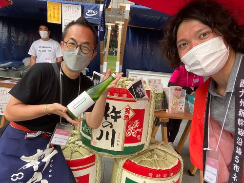 地元企業と福岡にて物産展（菊山隊員）