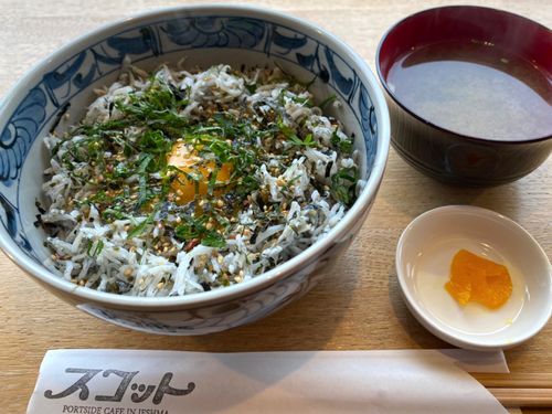一番人気の釜揚げしらす丼（うまい！）
