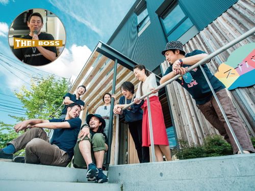 スナバスタッフ集合写真／親愛なるボスが欠席だったので一番目立つようにしつらえました