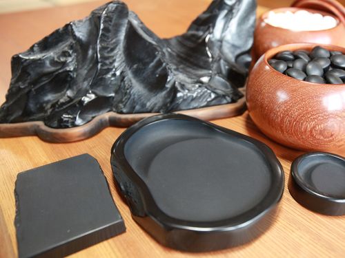 原石を活用した商品