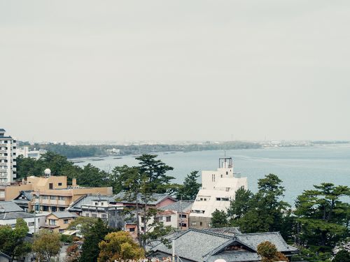 古来、神宮参拝前の「みそぎ」の地とされてきた名勝・二見浦