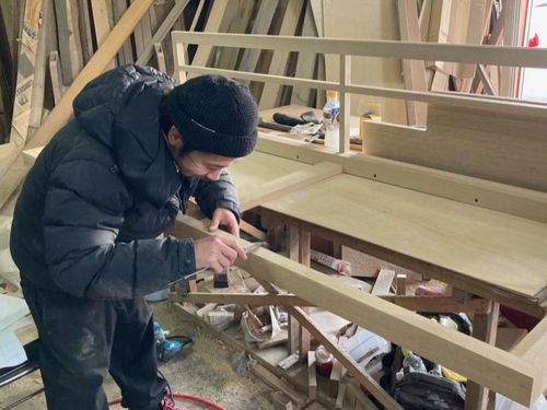 木製の家具造りで町おこし