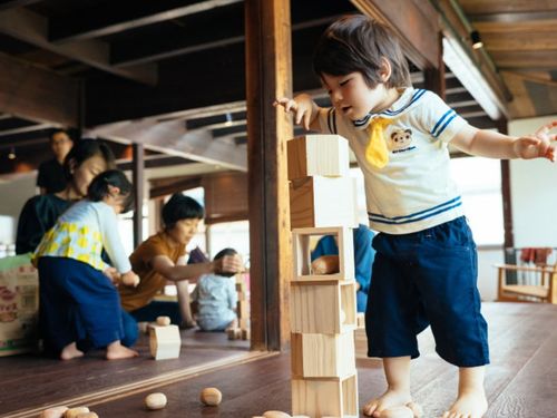 コミュニティで子供の面倒をみあってます