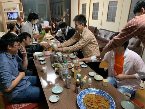 よく食事会を開催します