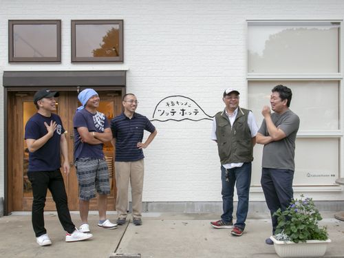 元漁師の店長と、チーム俵のメンバー（地元LOVE強めはご愛嬌）