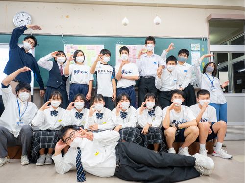 今年の新入生たちの歓迎会「みんなでCポーズ！」