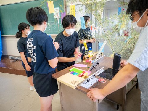 季節のイベントなど、生徒と一緒に考えて実践しています