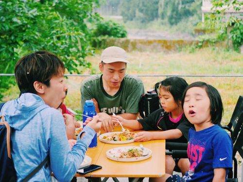 妻1人、子4人の6人家族。子育て環境や学校などの話も、ぜひ！