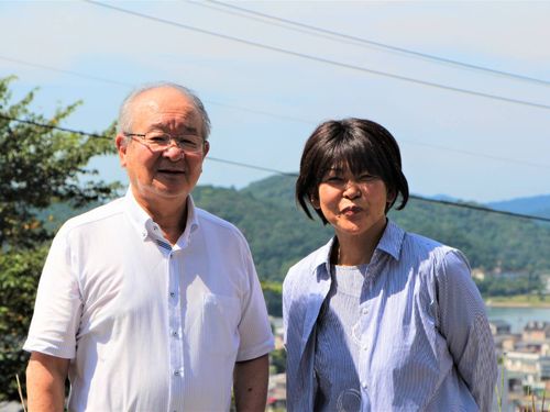 苑長の山川英剛さん（左）と副苑長の山川みよかさん（右）