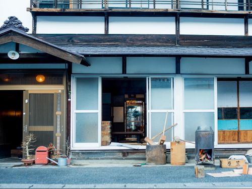 坂勘玄関