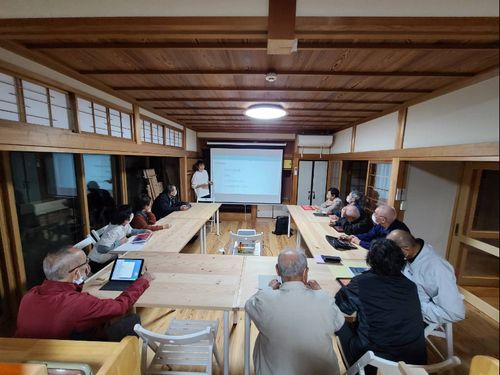 高齢者タブレット教室の様子