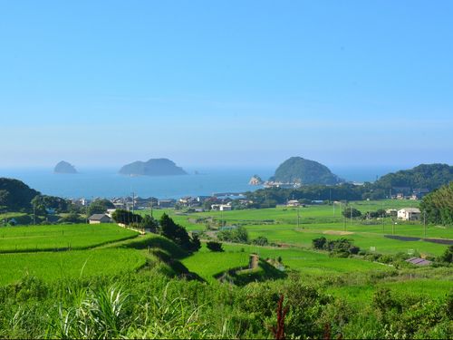 舞鶴市三浜地区の景色　棚田と海がきれいです　釣りも楽しめます