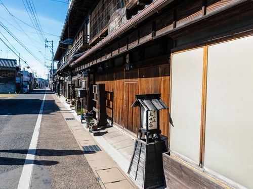 江戸時代には中山道の宿場町として栄えた場所。現在でも宿場町の面影が見られます。