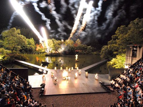 8月下旬から行われるSCOT（スコット）サマーシーズンの様子。地域内には複数の演劇場があり演劇の聖地としてしられています！