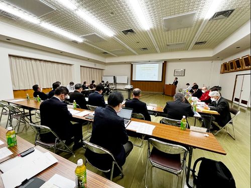 会議室でも、現場でも各経済団体と課題や展望について議論を重ねてきました。