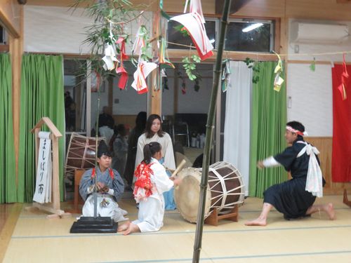 子どもたちも神楽の継承者