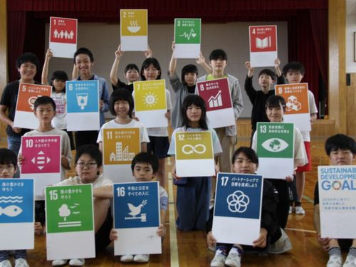 SDGｓを掲げる子ども達