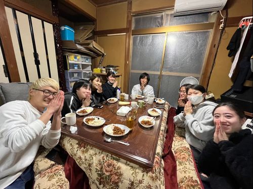 みんなで自炊して、食卓囲んでいただきます！
