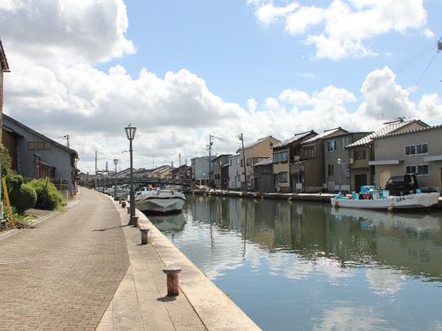 日本のベニスとも言われ親しまれている内川