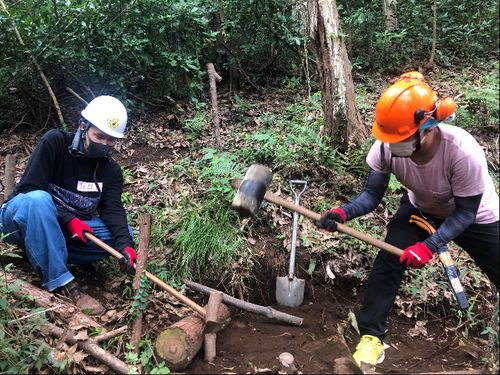 地域団体とのコラボプロジェクト「階段作りの様子」