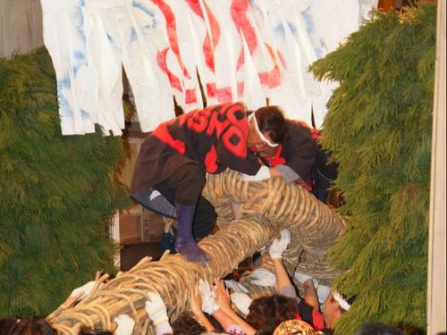 国の重要無形民俗文化財に指定されている大綱引き「陣所」