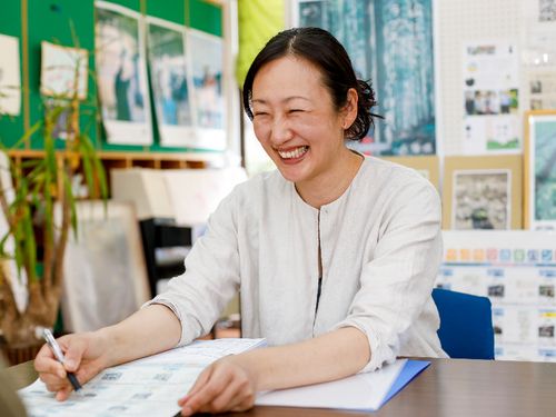 相談を受けている青木さん