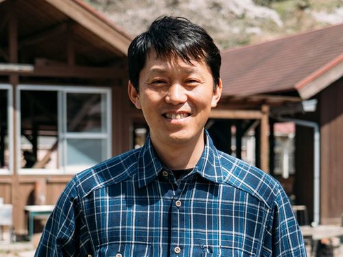 事業パートナーのNPO法人西条自然学校代表理事の山本貴仁さん